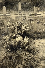 Soldatengräber 2.tif.jpg